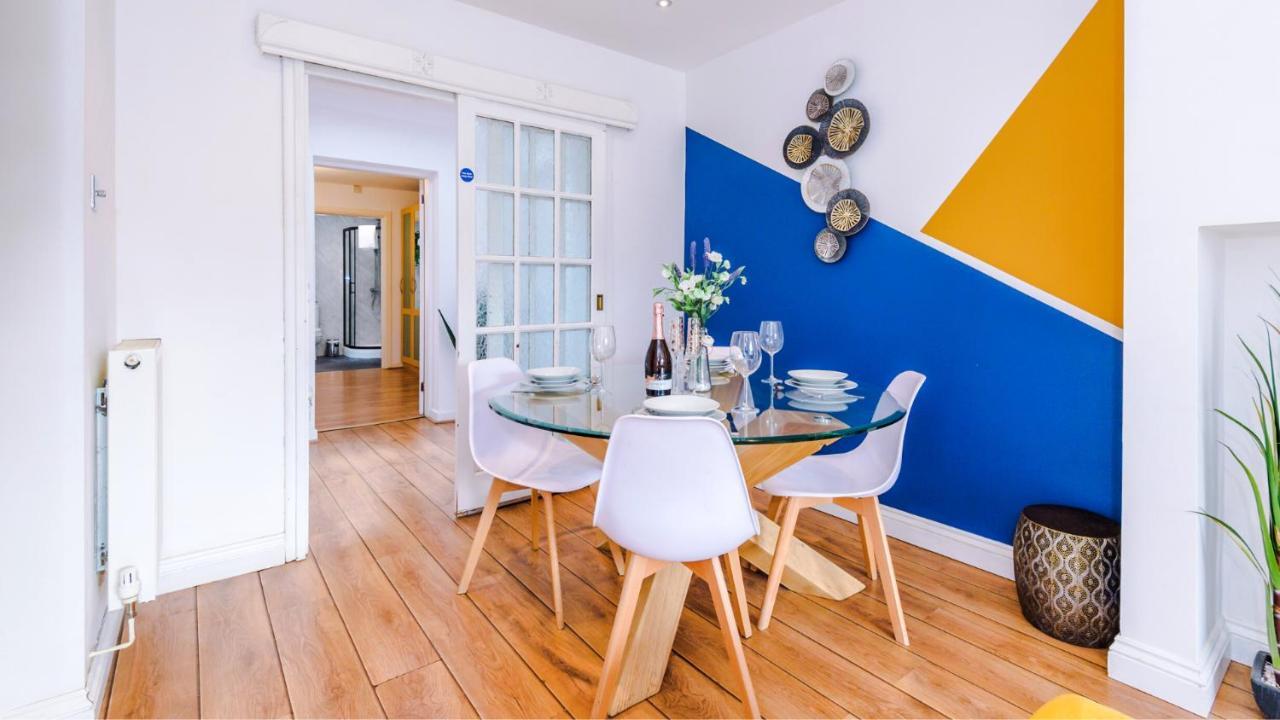 Newhall Road - 4 Bedroom Chester Home - Parking Wervin Extérieur photo