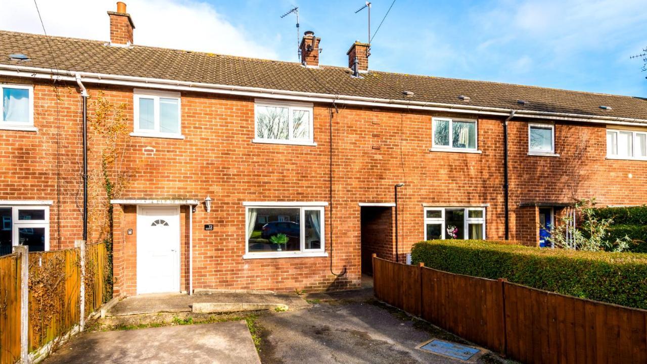 Newhall Road - 4 Bedroom Chester Home - Parking Wervin Extérieur photo